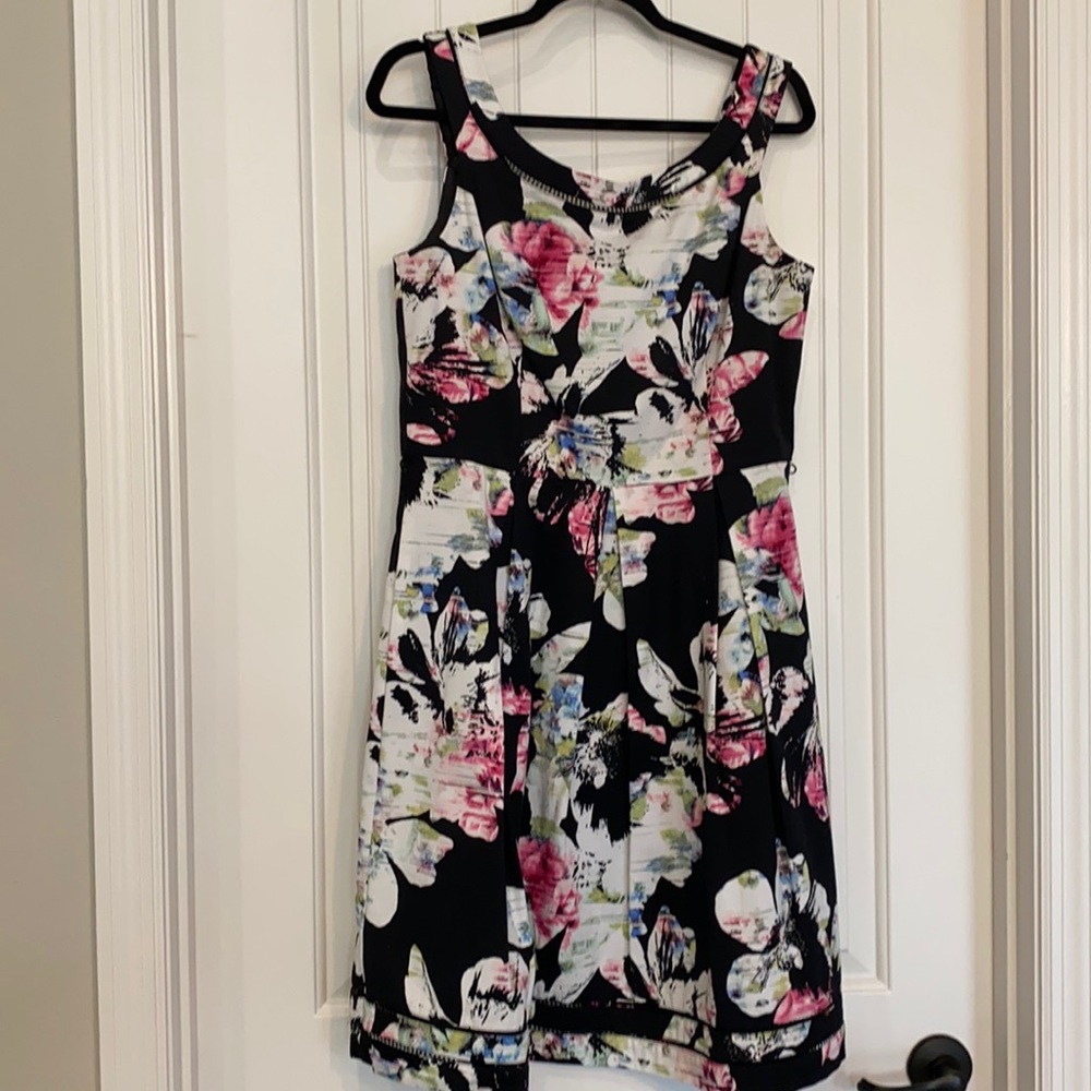 Beautiful black floral dress.  Excellent condtn.